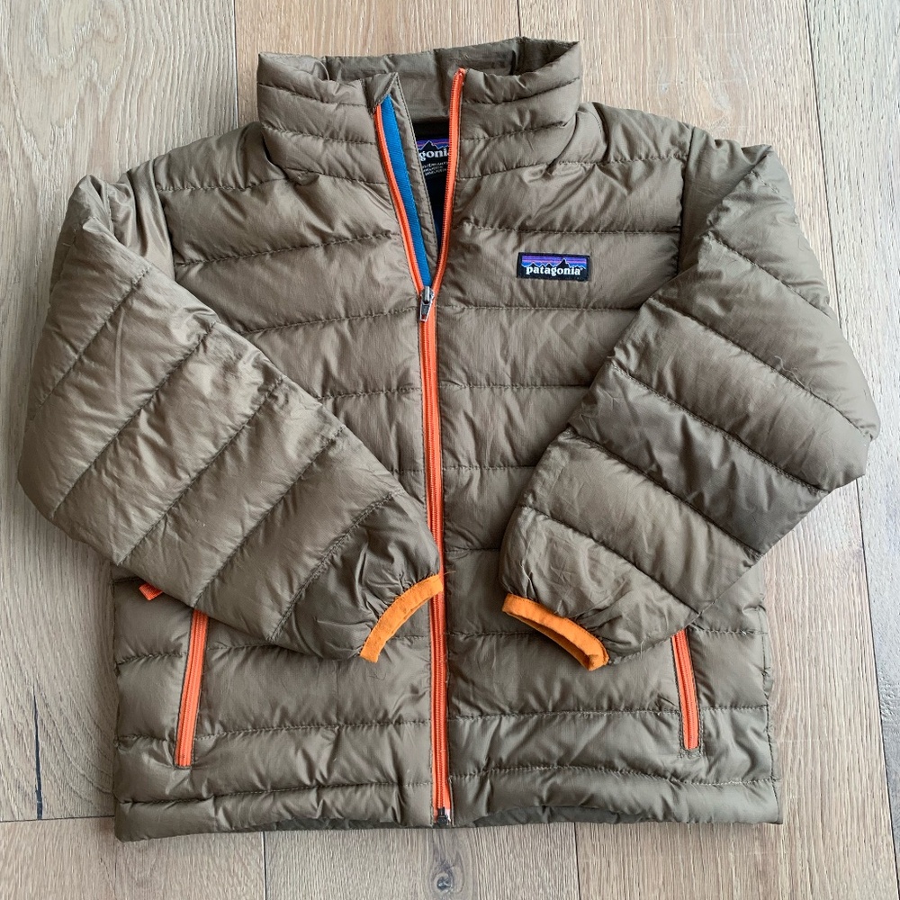 Patagonia Boys XS Puffer Coat  "Down Sweater"  Excellent Condition